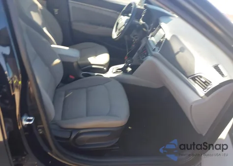 2017 Hyundai Elantra Se z USA, uszkodzony, nr VIN KMHD84LF8HU381341